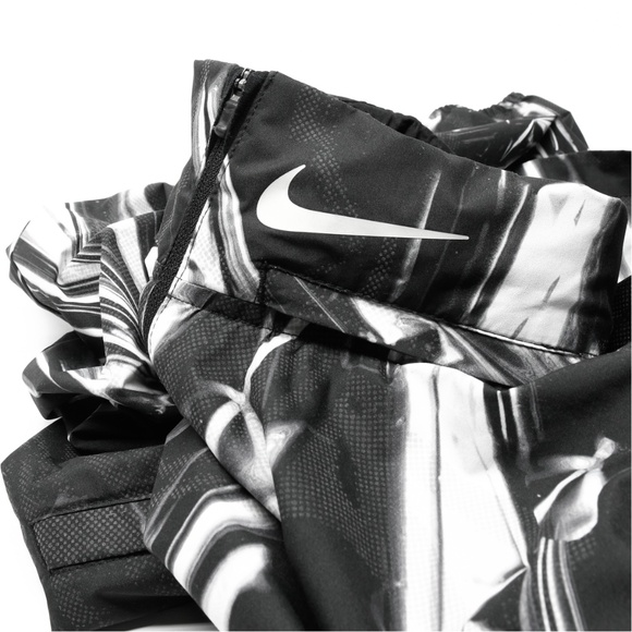 NIKE Shield Flash Reflective Jacket Windbreaker - Picture 6 of 10